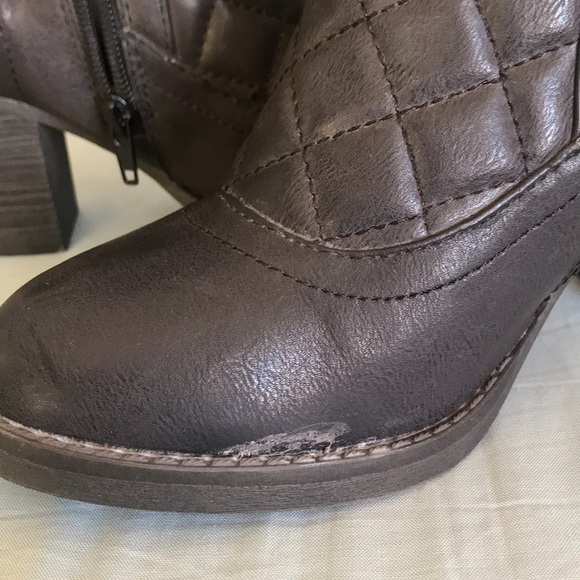 Arizona Jeans dark gray zip up block heel round toe quilted ankle booties size 7 - Picture 4 of 14